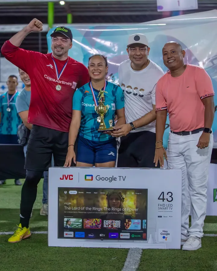 Premiación con trofeo y medallas